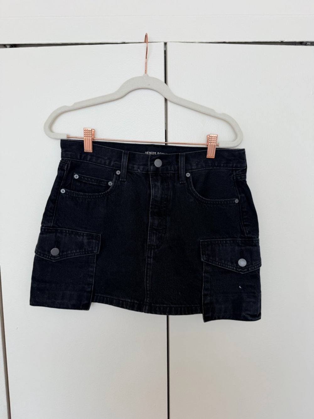 Aritzia The 90’s Mid-Rise Cargo Mini Skirt
